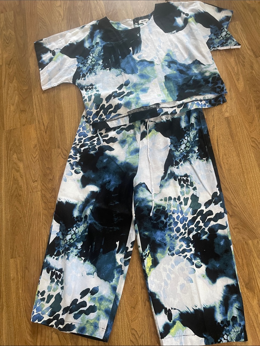 DKNY  2 Piece Set Blue & Black Watercolor Print Top and Matching wide leg